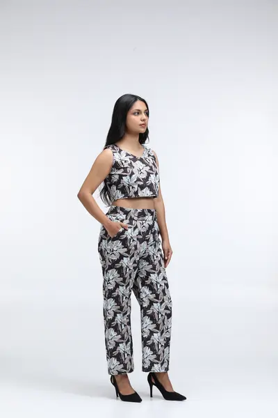Flora Noir